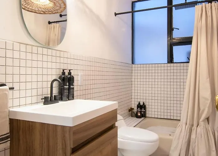 Apartment Beautiful Curated And Designed Flat Great Balcony *