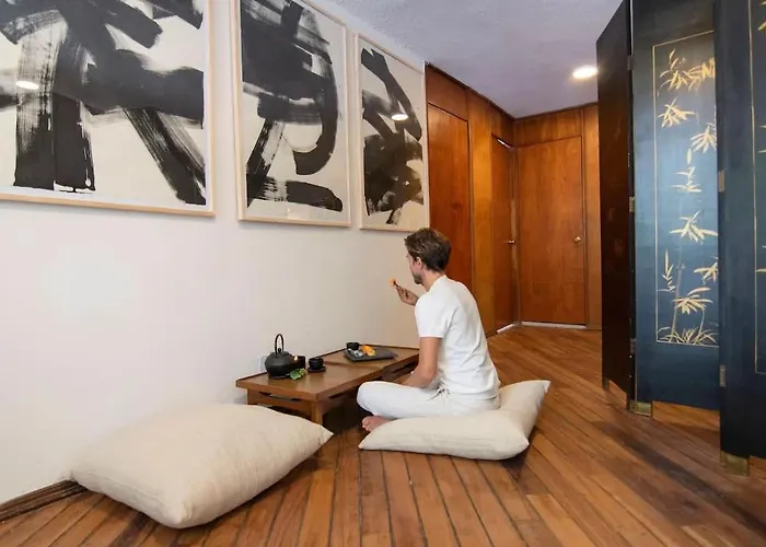 Beautiful Curated And Designed Flat Great Balcony *