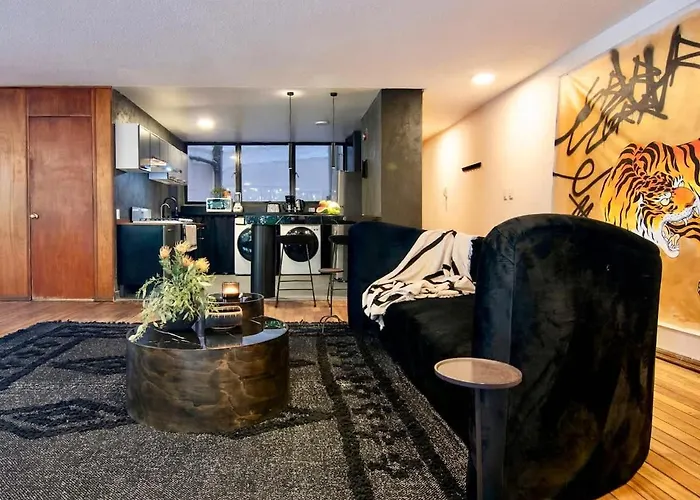Apartment Beautiful Curated And Designed Flat Great Balcony