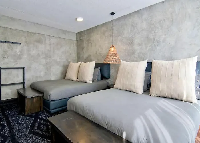 Apartment Beautiful Curated And Designed Flat Great Balcony *